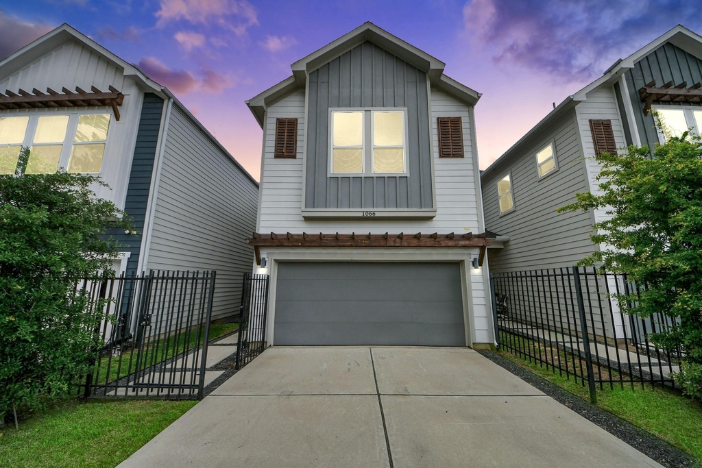 1066 Mansfield Street - Photo 0