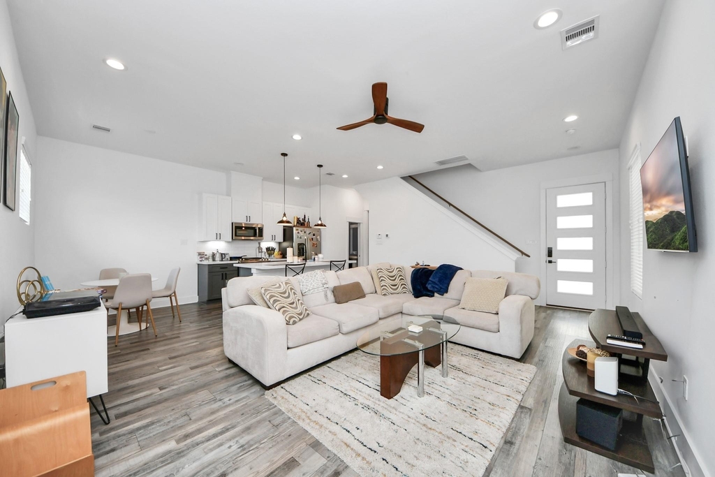 1066 Mansfield Street - Photo 8