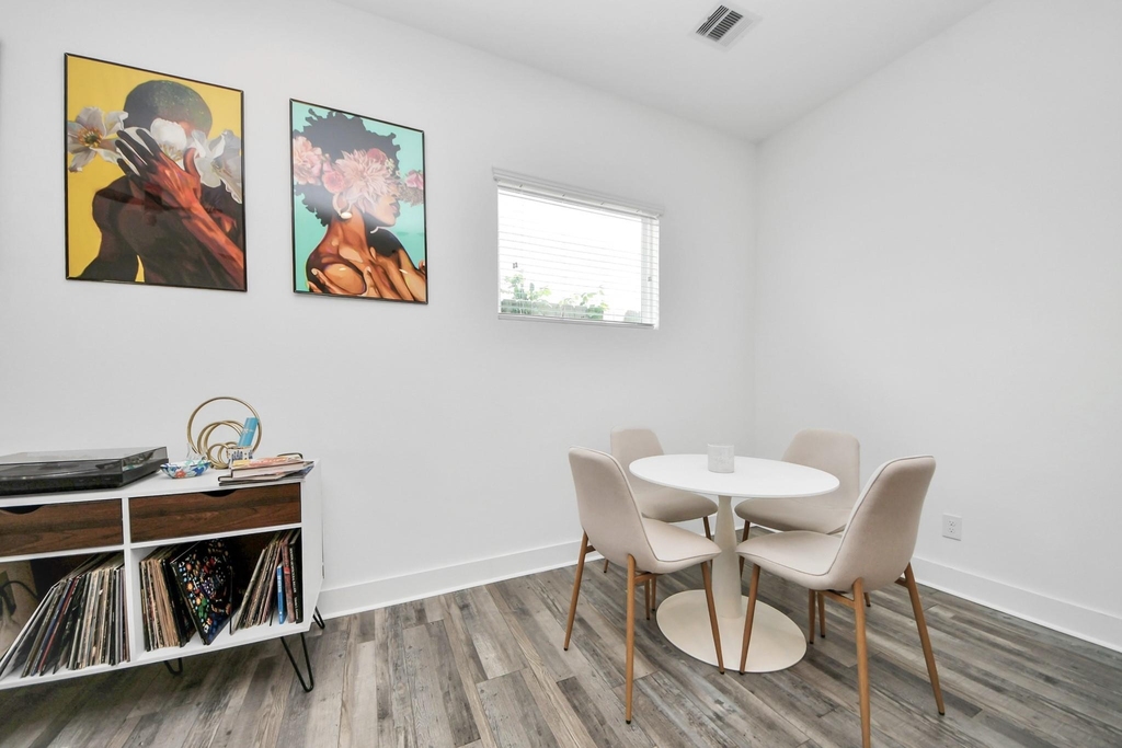 1066 Mansfield Street - Photo 18