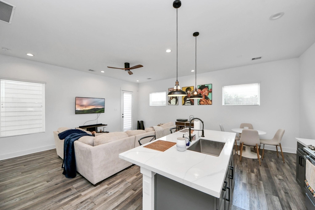 1066 Mansfield Street - Photo 12