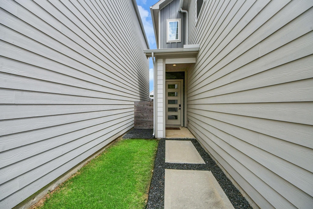 1066 Mansfield Street - Photo 4