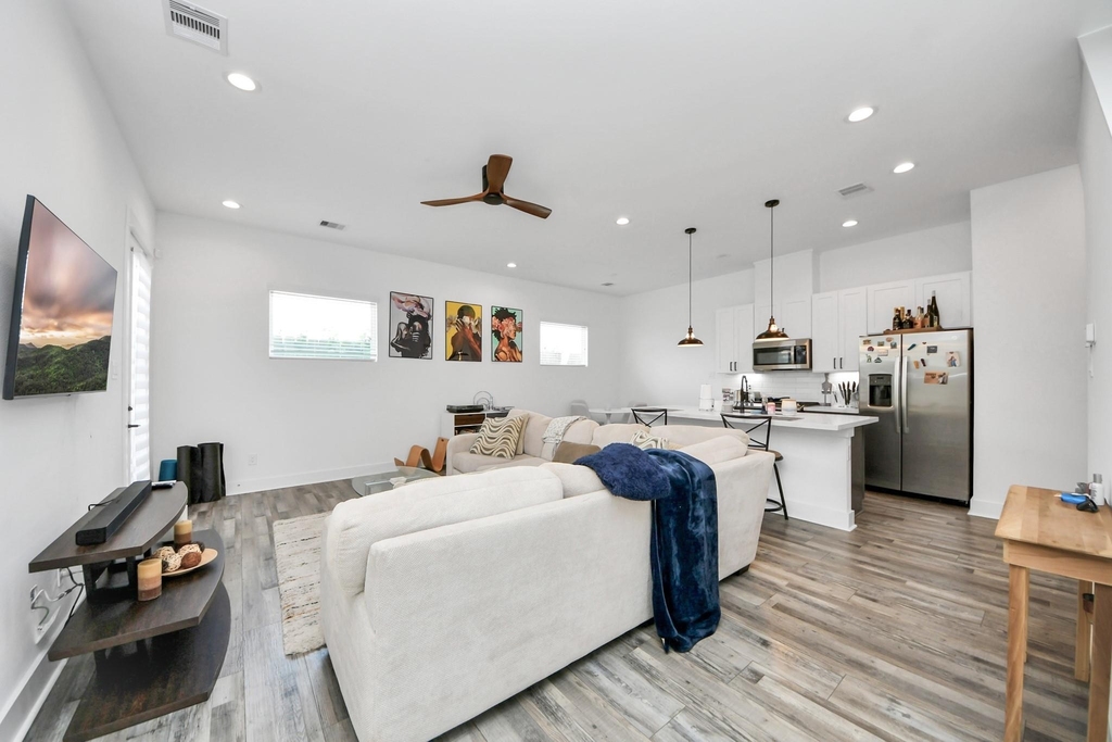 1066 Mansfield Street - Photo 6