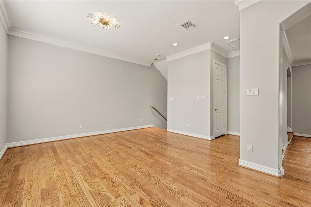 822 Stuart Street - Photo 8
