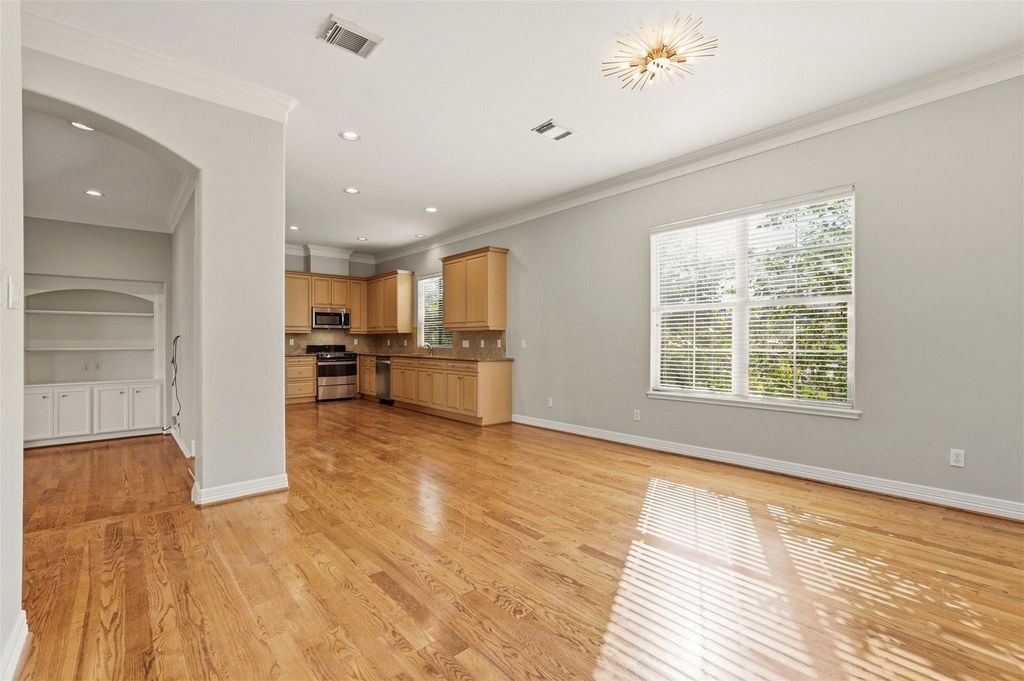 822 Stuart Street - Photo 6