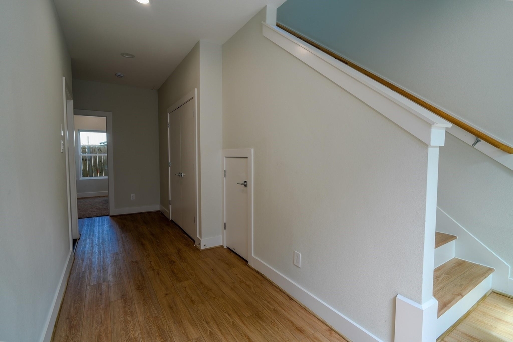 615 Northew Street - Photo 2