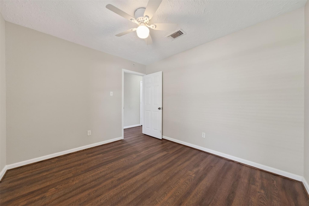 9906 Rocky Hollow Road - Photo 12