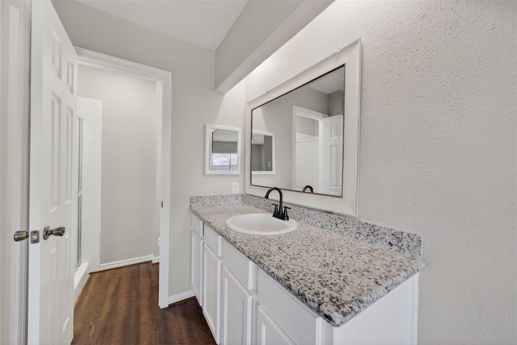 9906 Rocky Hollow Road - Photo 11