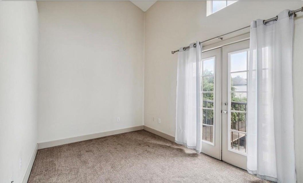 1618 Elgin Street - Photo 7