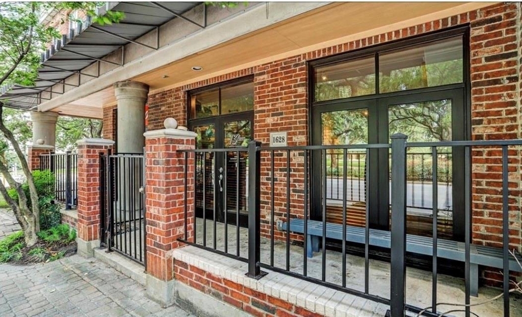 1618 Elgin Street - Photo 16