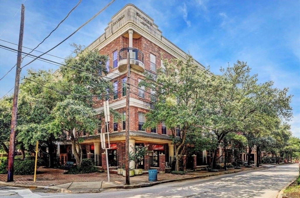 1618 Elgin Street - Photo 0