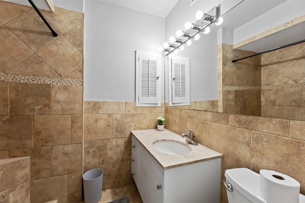 2600 Bellefontaine Street - Photo 9