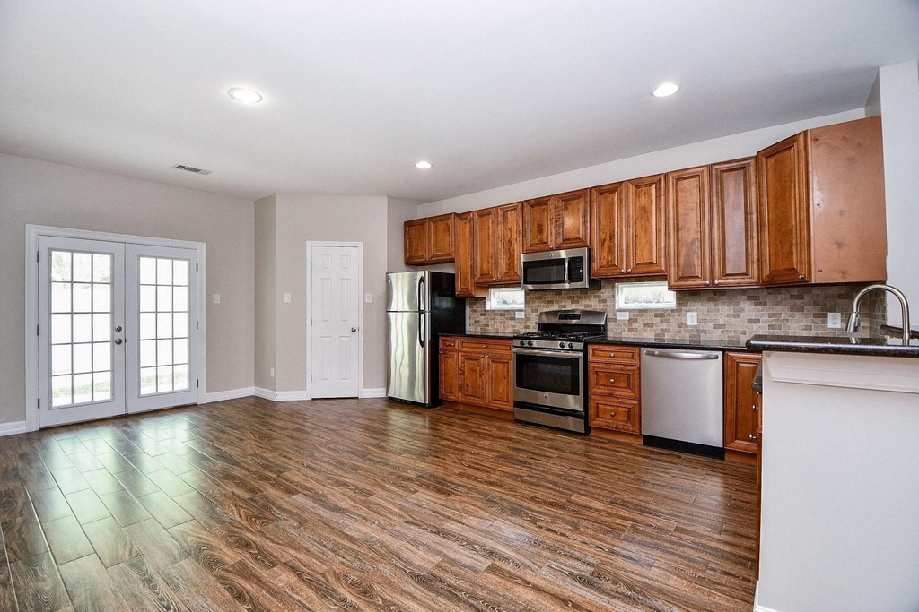 927 Grand Junction Drive - Photo 5