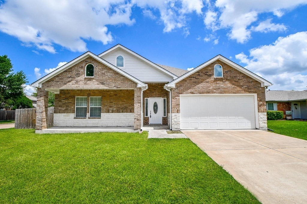 927 Grand Junction Drive - Photo 0