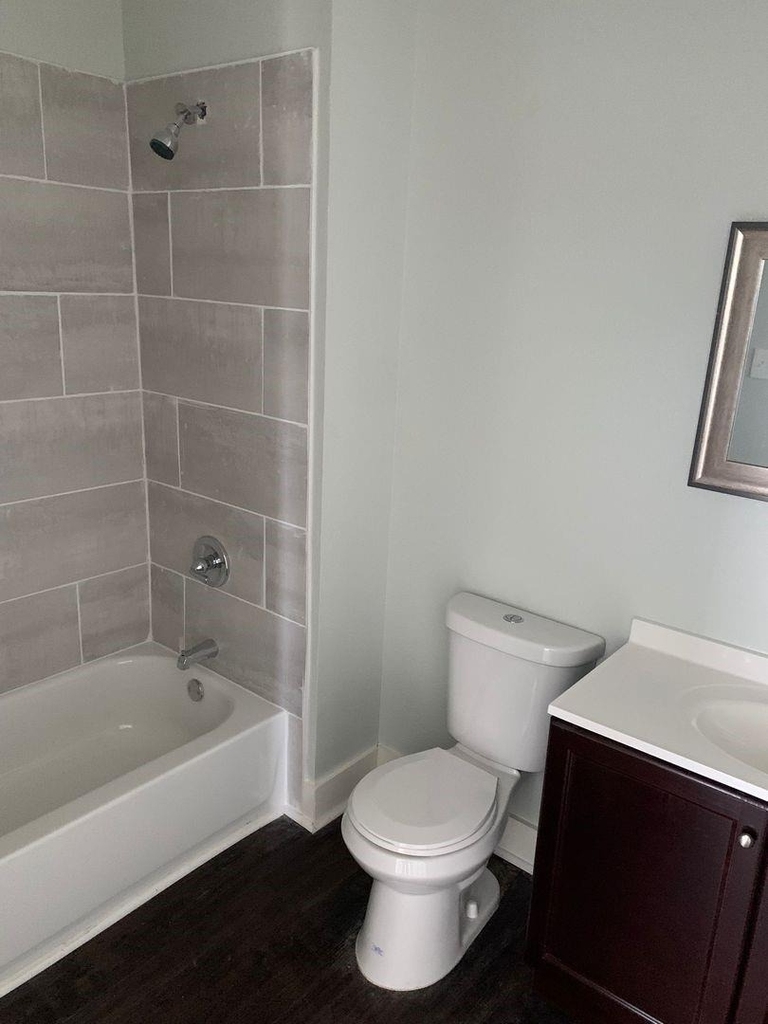 1107 Avenue A - Photo 11