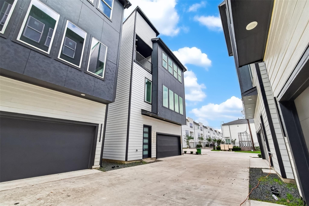 1936 Laverne Street - Photo 2