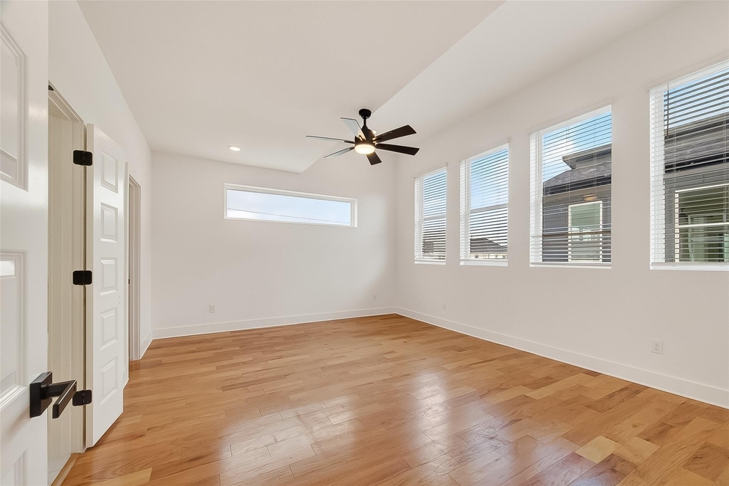 1936 Laverne Street - Photo 22