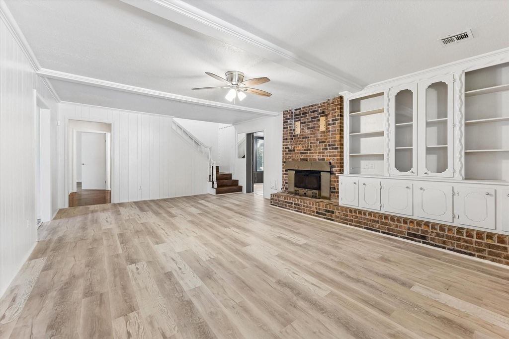 3232 Parkwood Drive - Photo 6