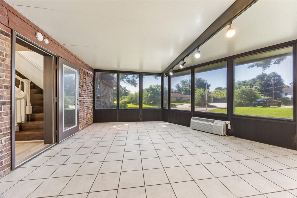 3232 Parkwood Drive - Photo 24