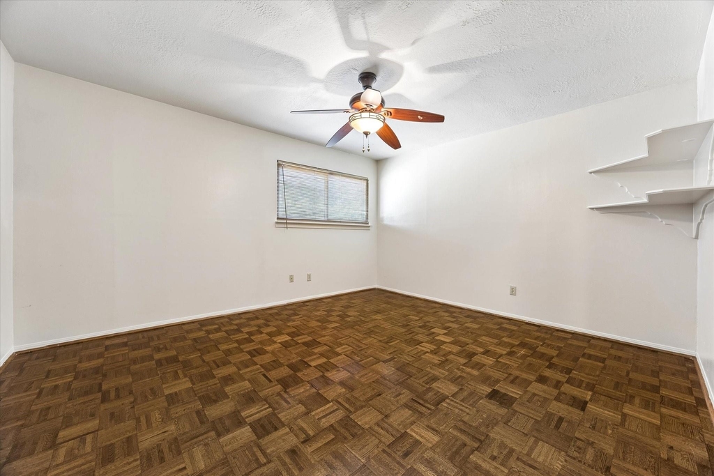 3232 Parkwood Drive - Photo 21
