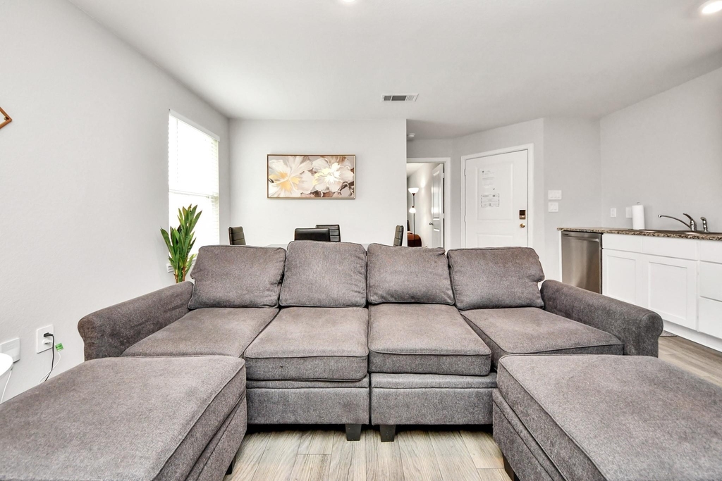 9027 Madera Road - Photo 3