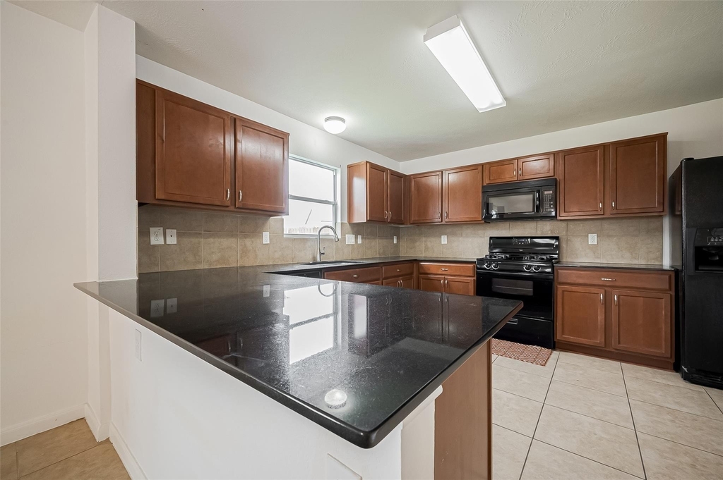 18334 Fair Grange Lane - Photo 16