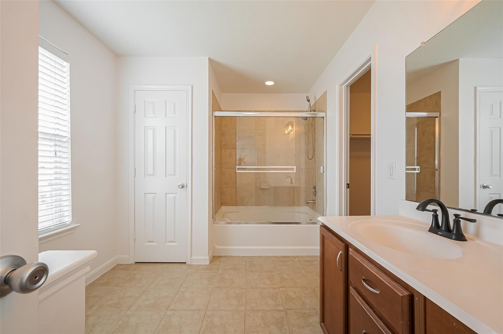 18334 Fair Grange Lane - Photo 11