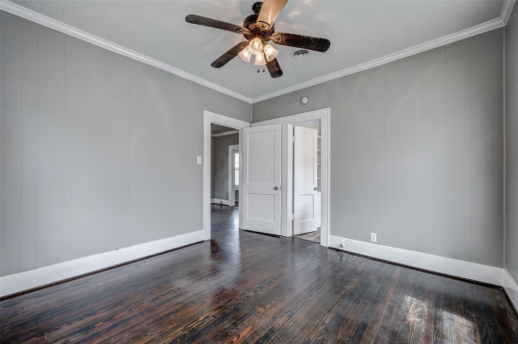 109 E 23rd Street - Photo 6