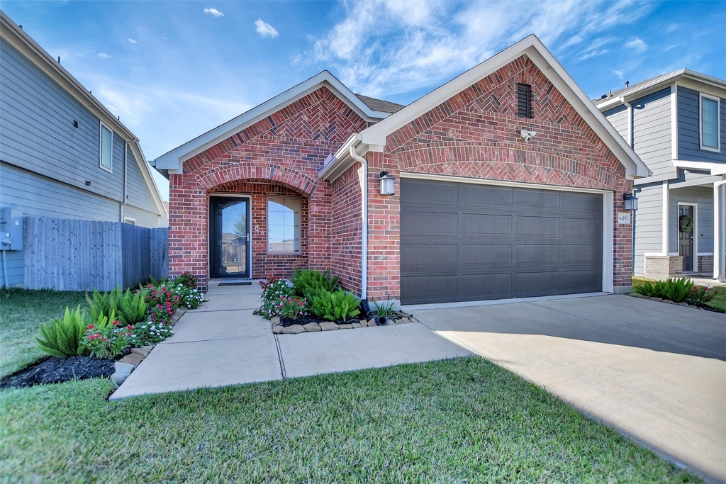 6419 Purple Wreath Way - Photo 0
