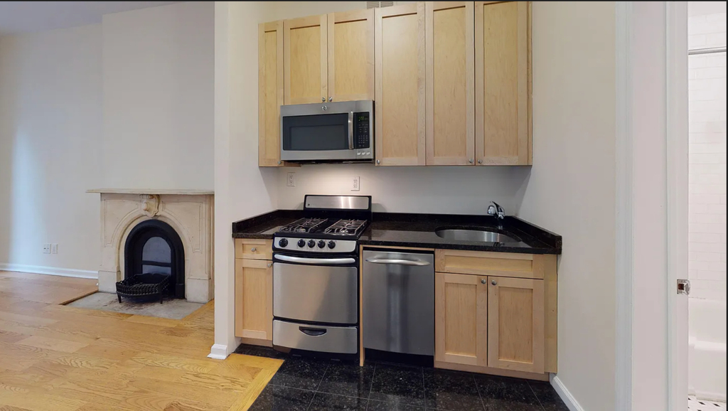  West 55th Street - Photo 2