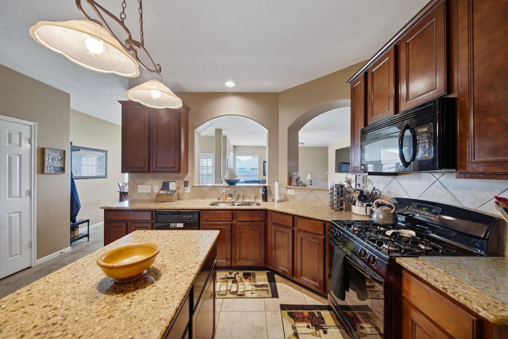 4462 Gerona Street - Photo 19