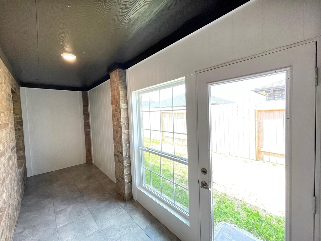 3902 Itzle Island Court - Photo 47