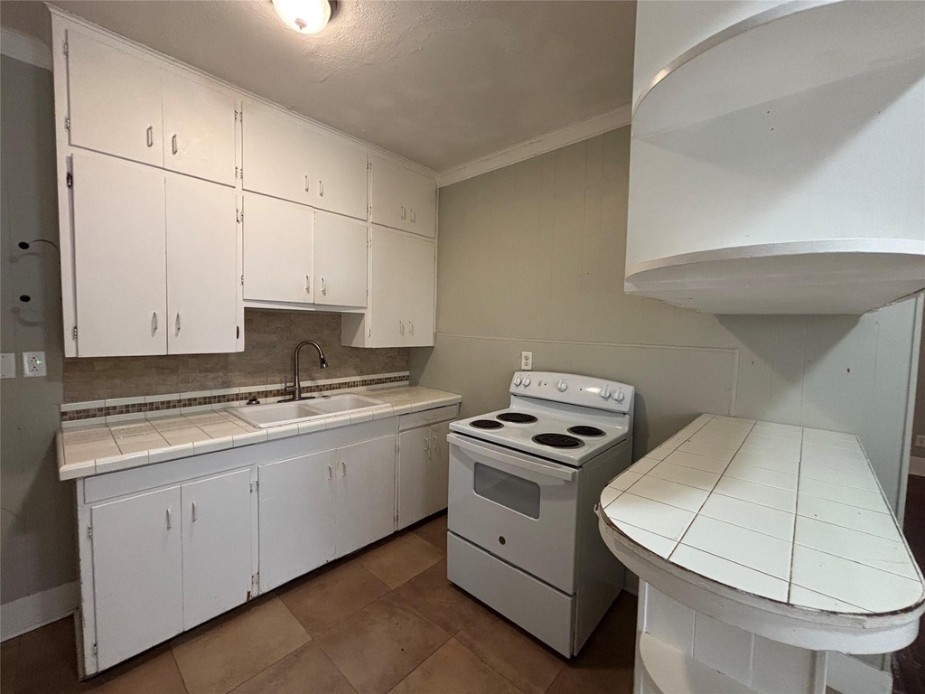 2216 Avenue O 1/2 - Photo 2