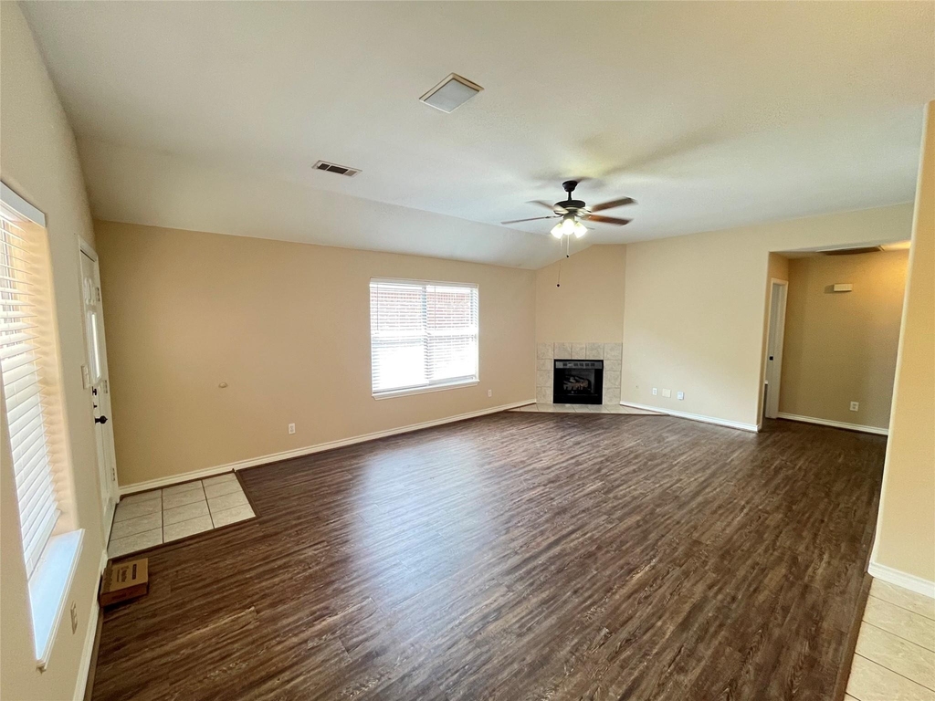 18203 Beaverdell Drive - Photo 3