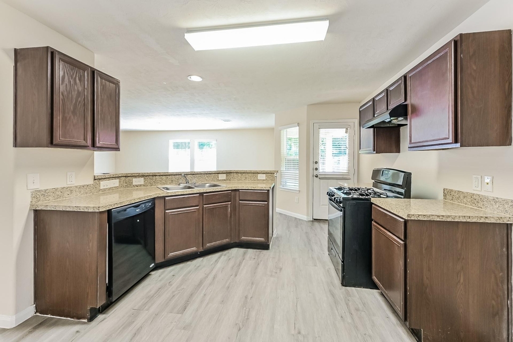 702 North Ella Creek Drive - Photo 1
