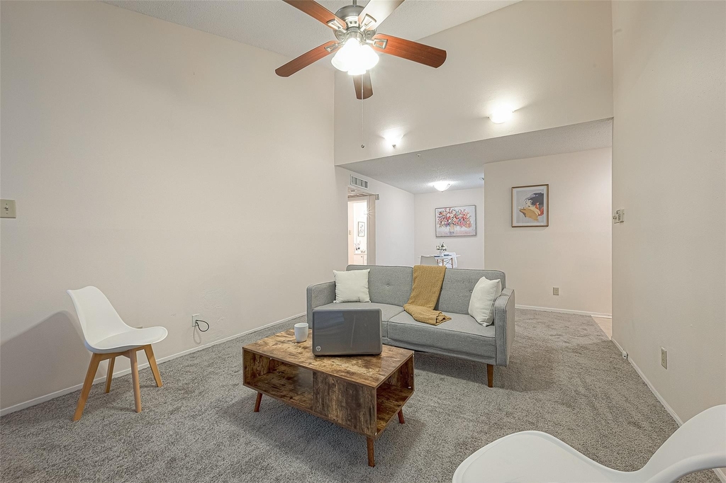 7900 N Stadium Drive - Photo 3