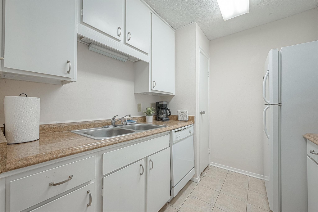7900 N Stadium Drive - Photo 7