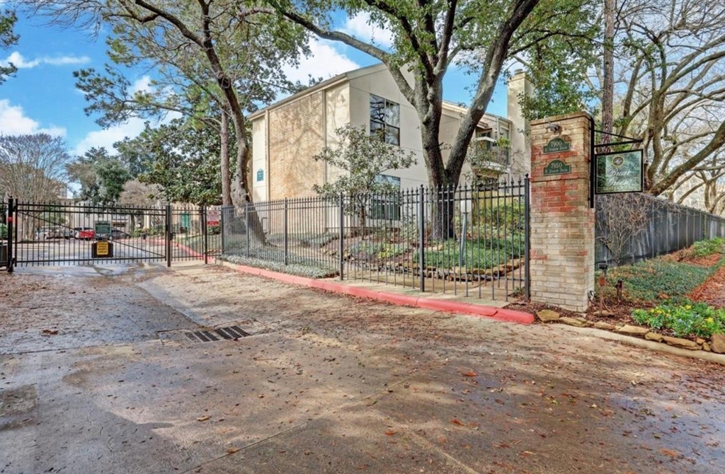 7900 N Stadium Drive - Photo 12
