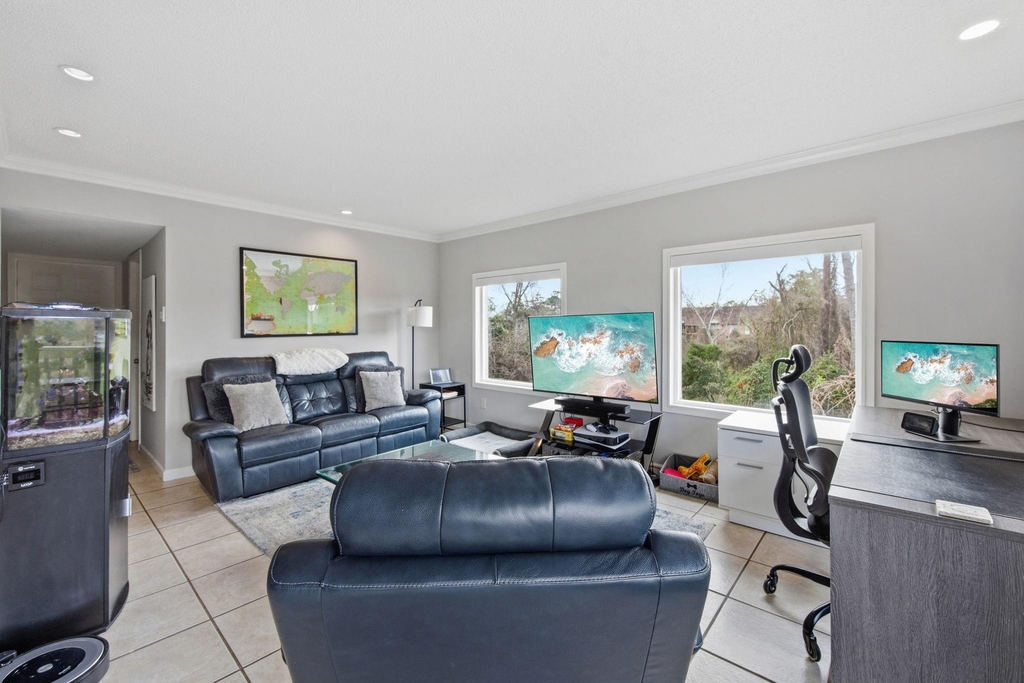 8211 Katy Freeway - Photo 6