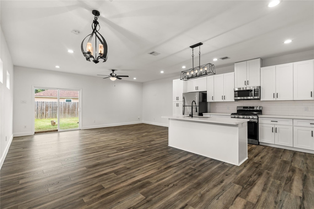 8121 Grandview Street - Photo 1