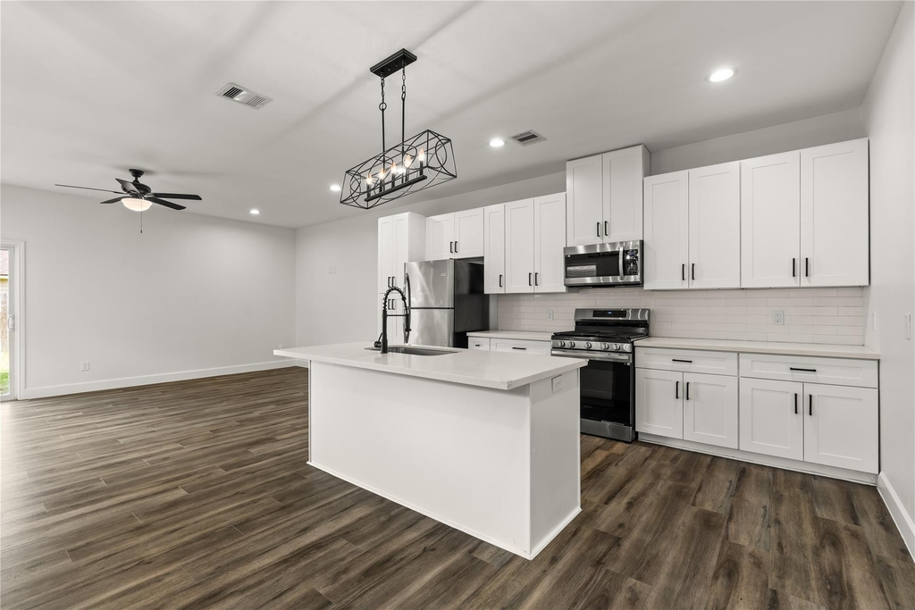 8121 Grandview Street - Photo 2
