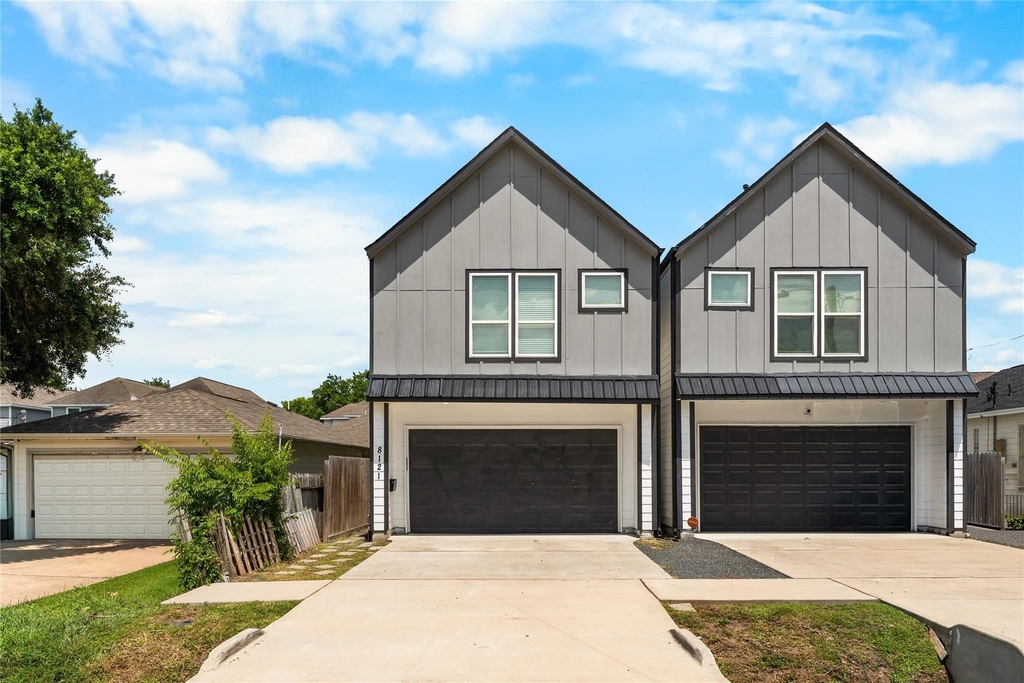 8121 Grandview Street - Photo 0