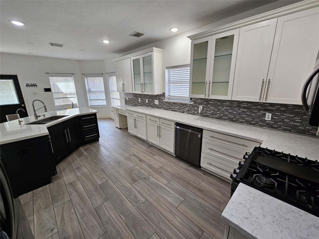 3709 Pinehurst Drive - Photo 7