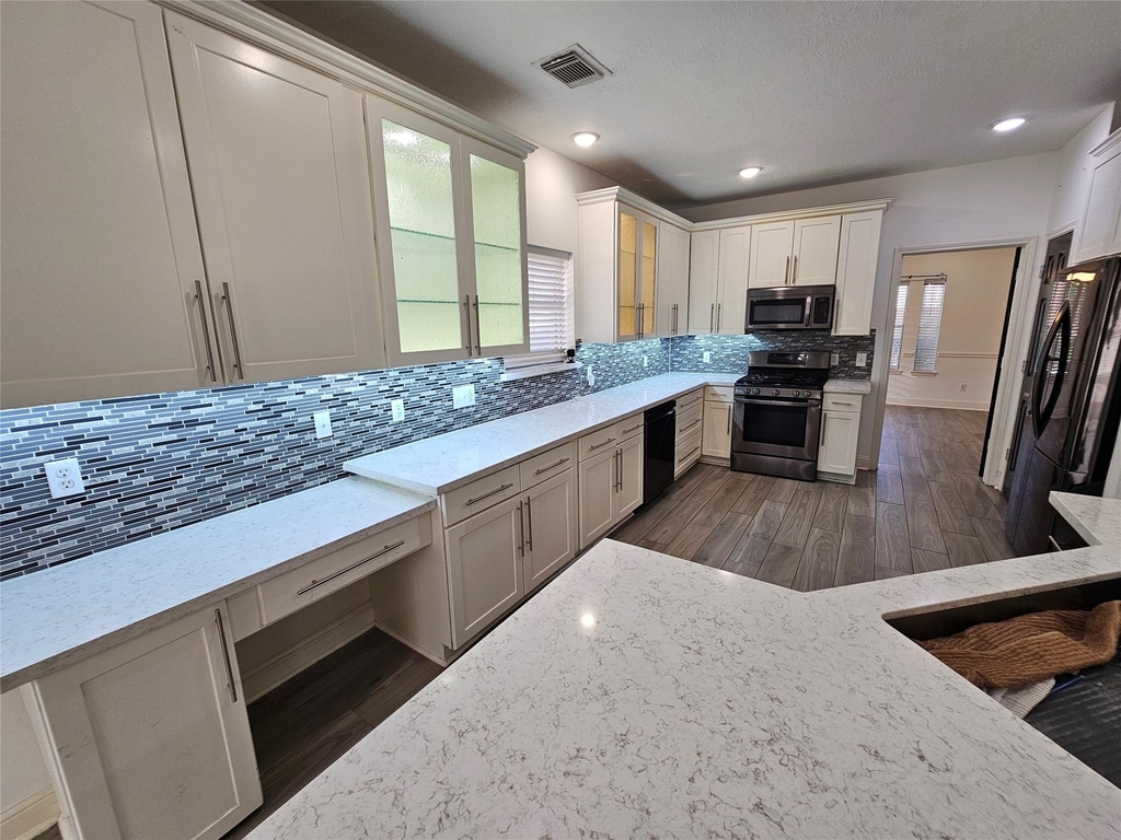 3709 Pinehurst Drive - Photo 8