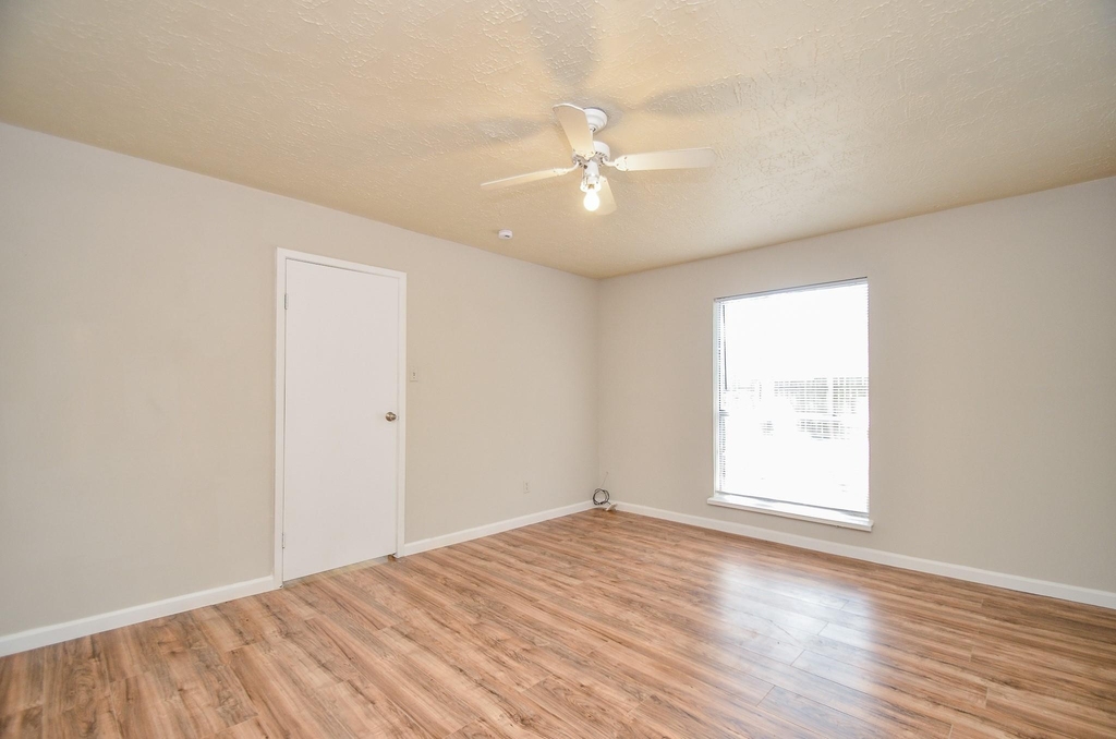7623 Kite Hill Drive - Photo 14