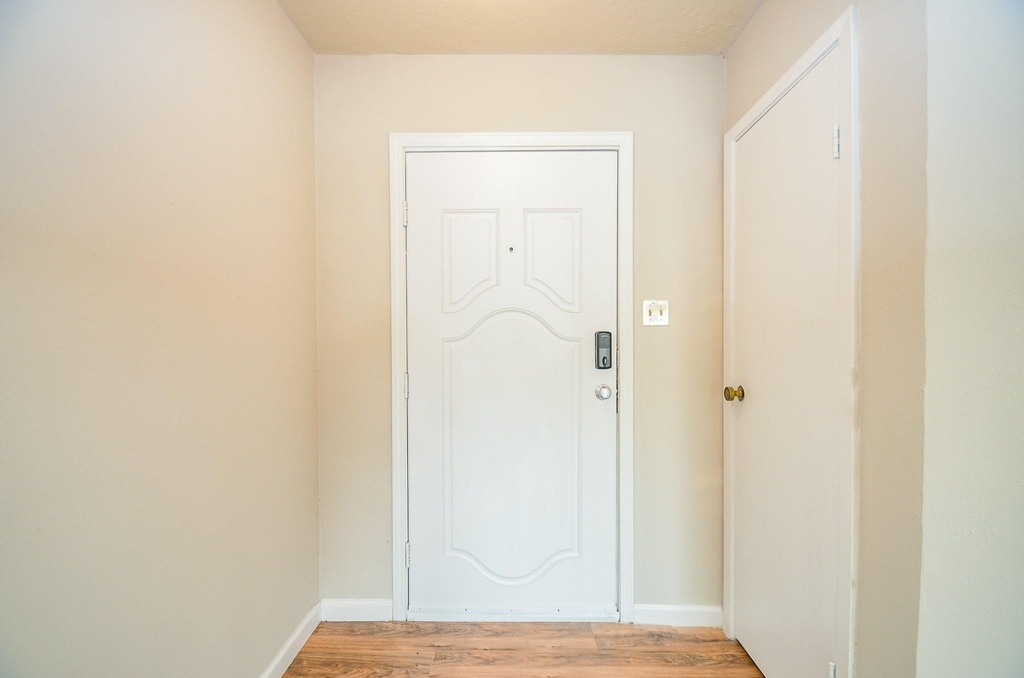 7623 Kite Hill Drive - Photo 2