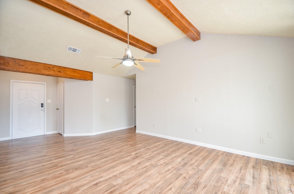 7623 Kite Hill Drive - Photo 6