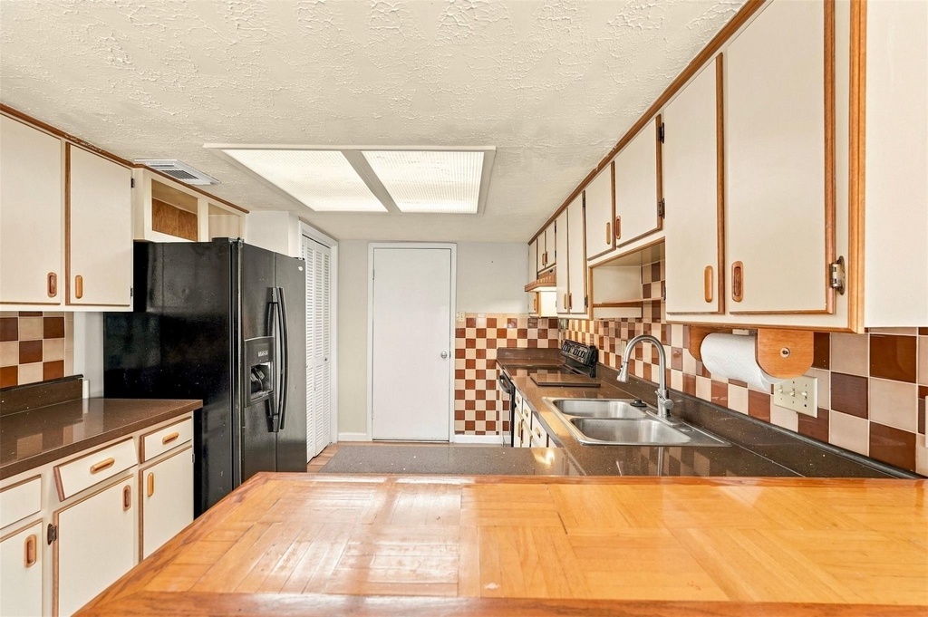 7623 Kite Hill Drive - Photo 11