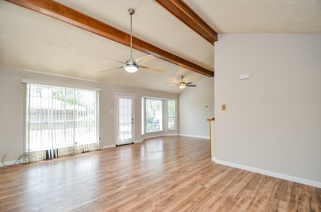 7623 Kite Hill Drive - Photo 4