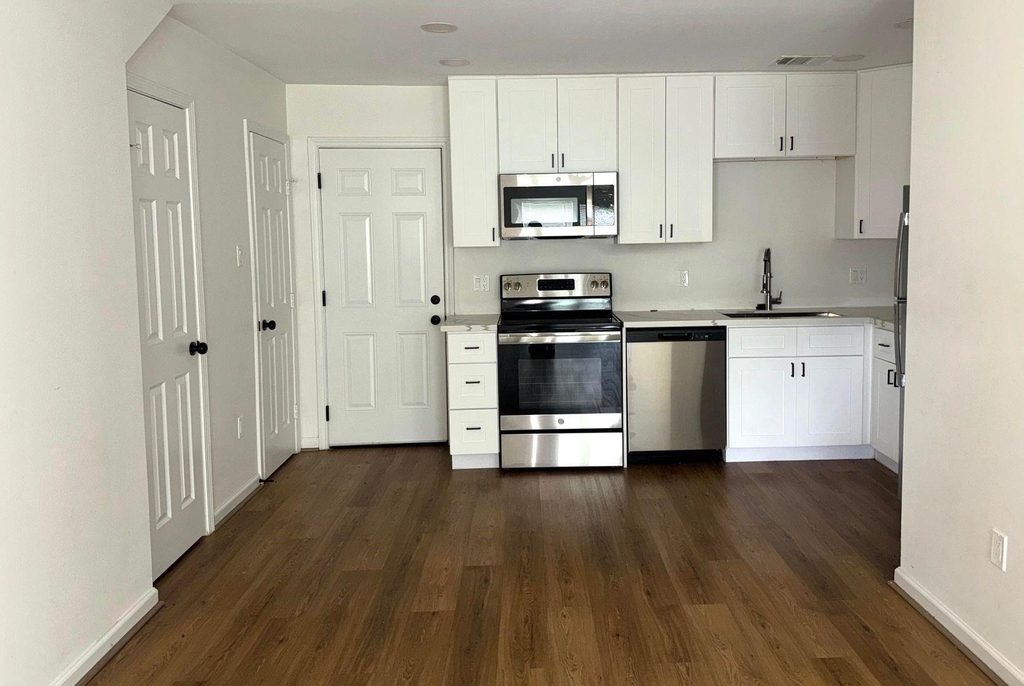 9911 Porto Rico Road - Photo 4