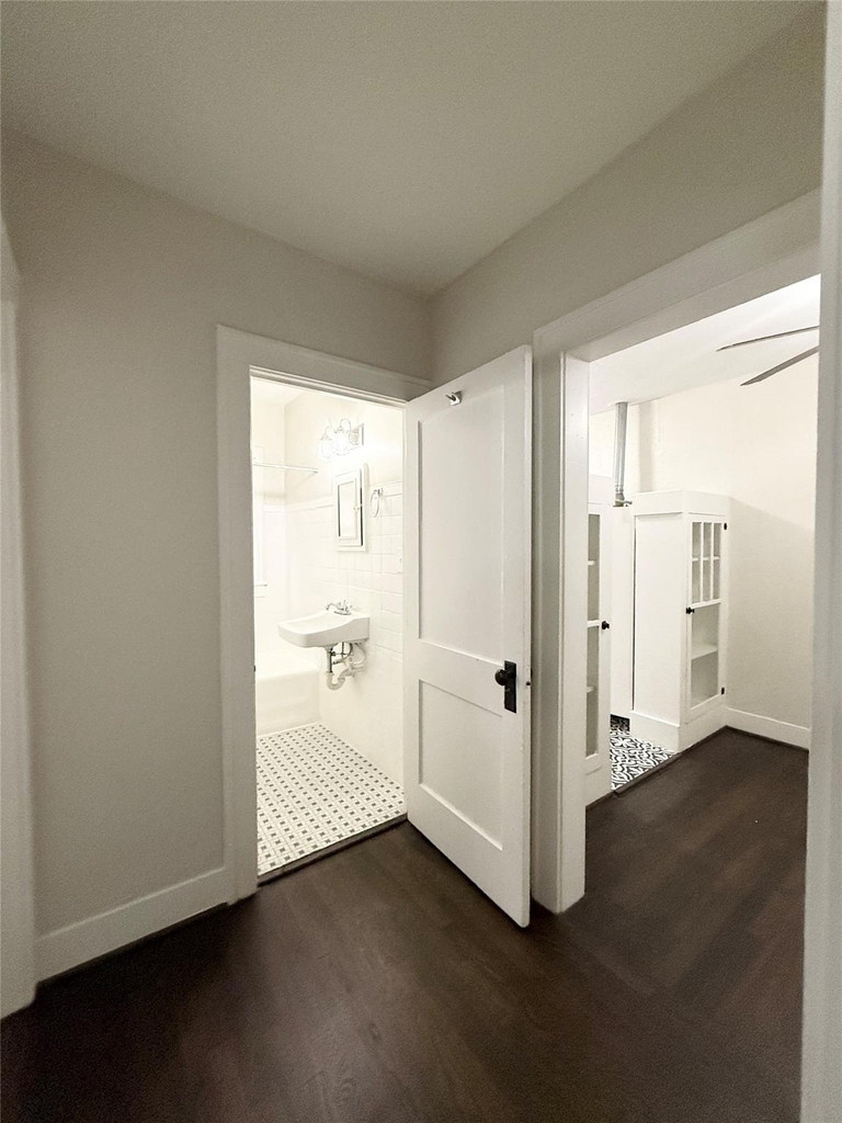 1136 Berthea Street - Photo 5